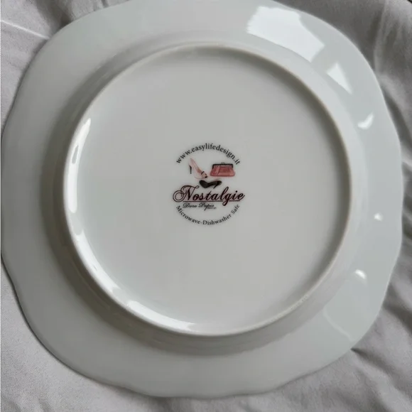 Nostalgia Tres Chic Coffee & Tea Set - Black, White, Pink - Picture 6 of 12